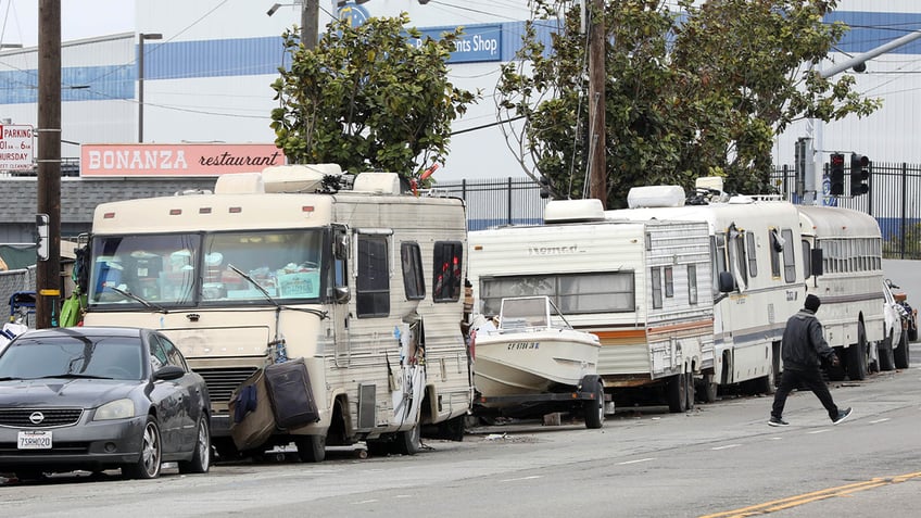 san francisco officials push to keep paying eye popping sum for homeless camper rv spots