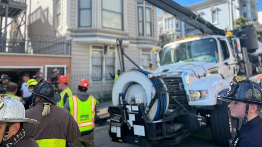 san francisco utility worker dies after being trapped under mound of dirt fire officials say