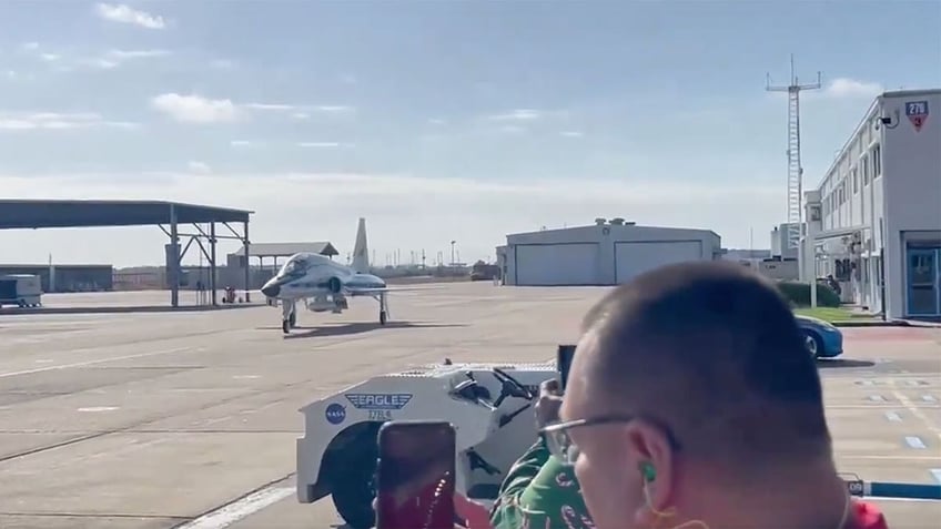 People watch Santa in jet in Texas