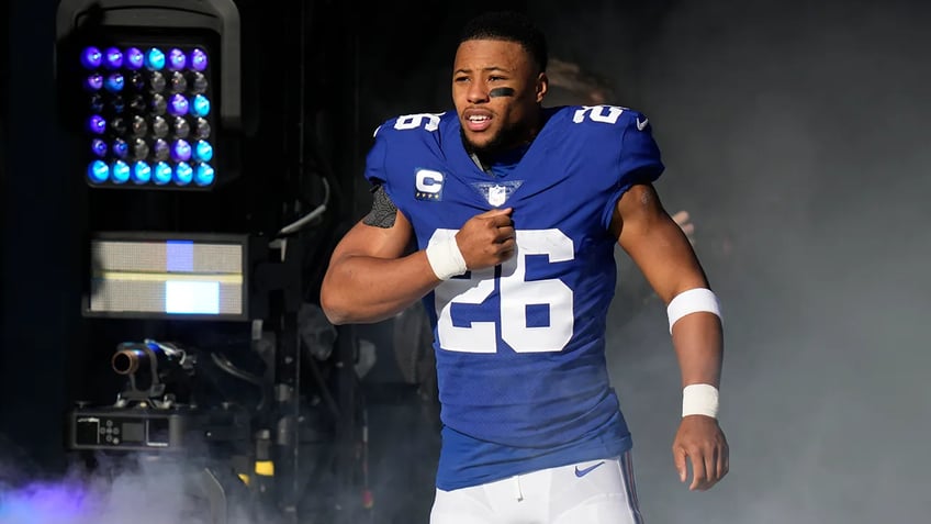 saquon barkley says he might have to sit out season say f you to giants after failed contract talks