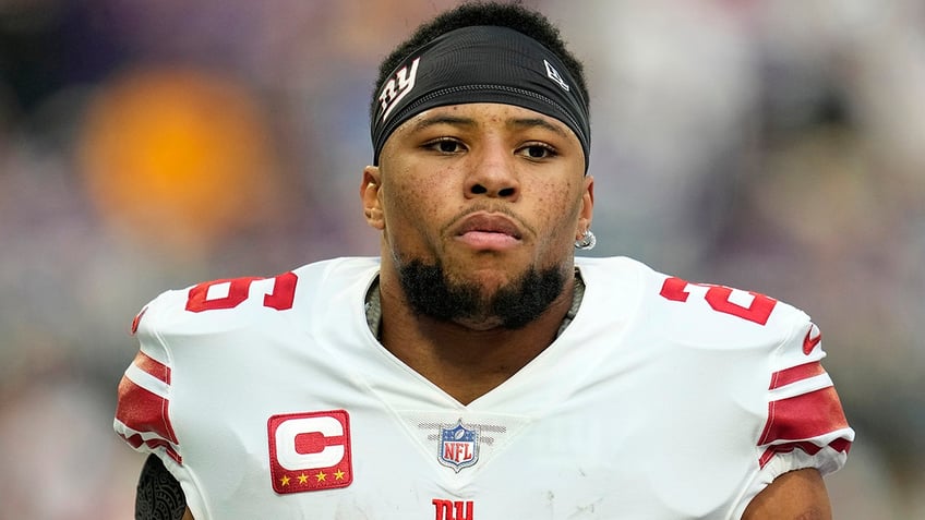 saquon barkley says he might have to sit out season say f you to giants after failed contract talks