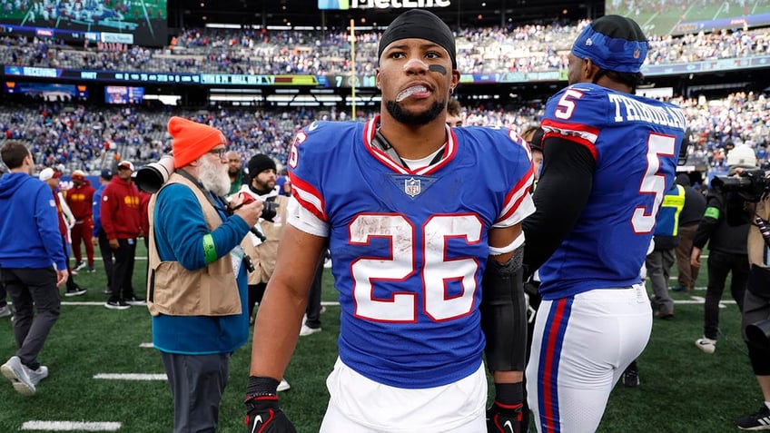 saquon barkley says loyalty means nothing as giants brutal season continues