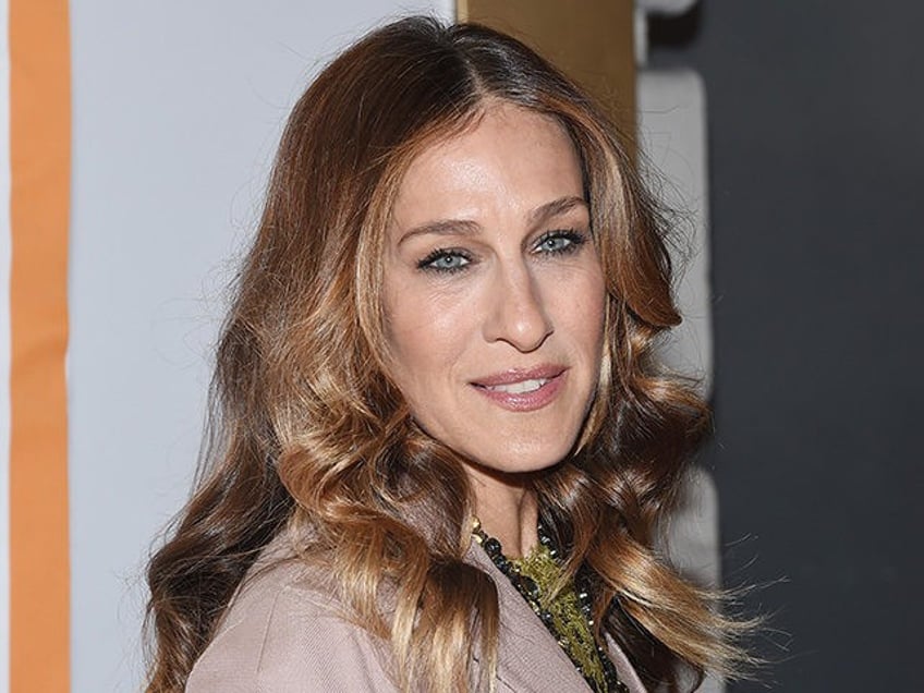 sarah jessica parker cuts ties with epipen after price hike