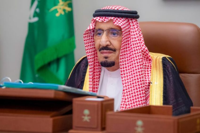 saudi king to undergo medical tests for lung infection royal court