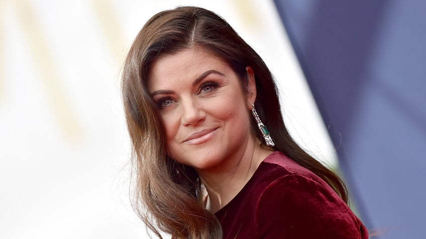 saved by the bell star tiffani thiessen fell in love with ice plunging as she nears 50