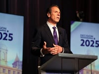 Scandal-tainted ex-governor vies for NY comeback in Trump’s shadow