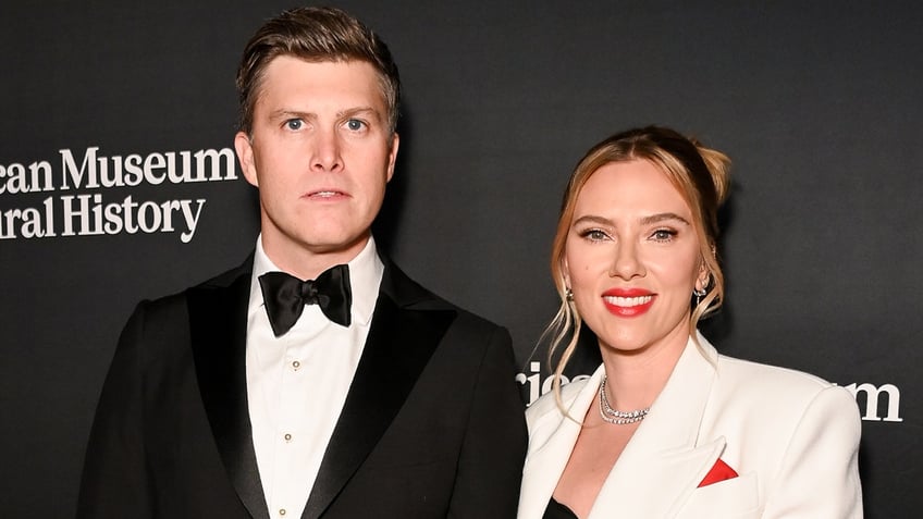 Colin Jost, Scarlett Johansson red carpet