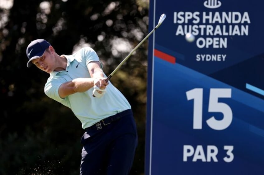 schoolgirl leads womens australian open as davis sets mens pace