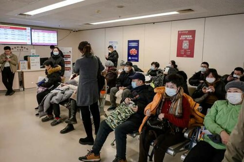 schools in china reportedly isolate students as covid cases surge