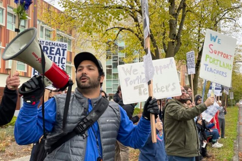 schools in portland oregon reach tentative deal with teachers union after nearly month long strike