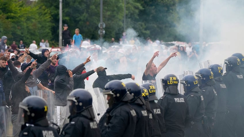 uk riots united kingdom