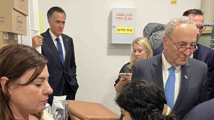 schumer romney shelter from hamas rocket fire in tel aviv as us delegation meets with israeli leaders