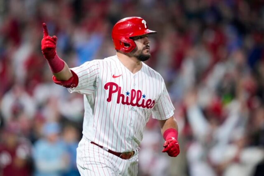 schwarber homers twice turner goes deep phillies power past arizona 10 0 in game 2 of nlcs