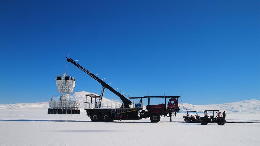 The ANITA experiment on a truck crane