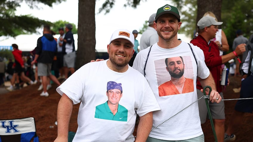 Fans in Scottie Scheffler tees