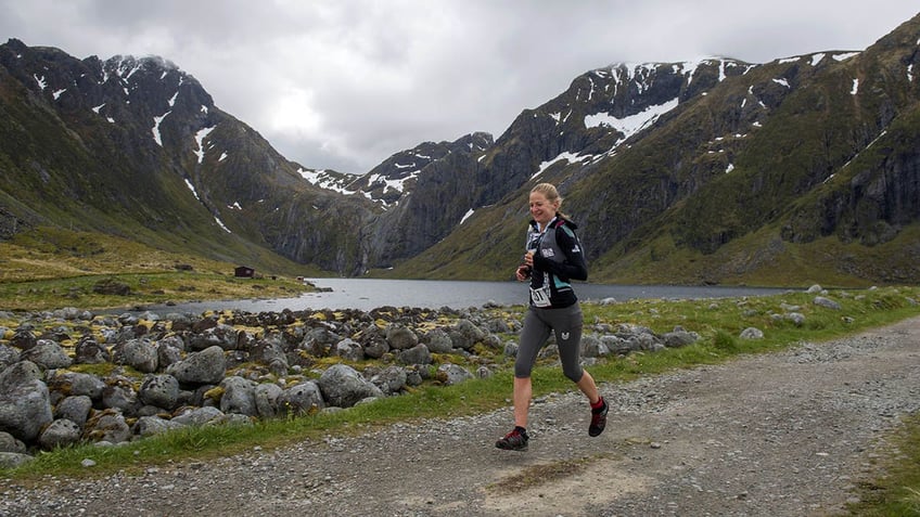 scottish ultra marathon runner banned for 12 months after hitching a ride in a car during foot race reports