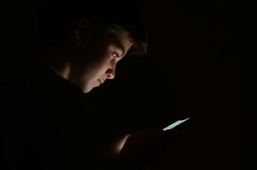 screens negatively impacting kids brains fueling adhd epidemic experts 