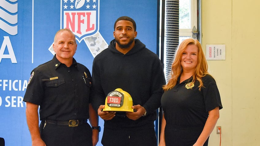 seahawks bobby wagner discusses living with constant threat of wildfires how hawaii tragedy affected him