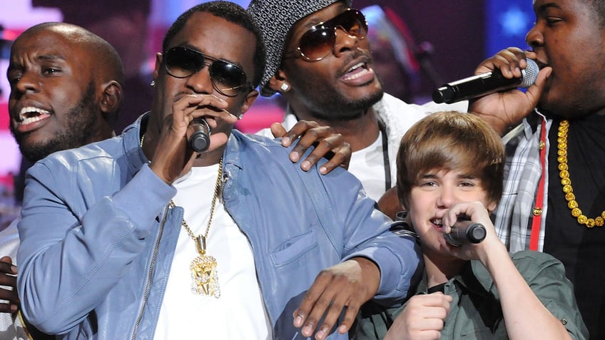 Diddy sings with Justin Bieber