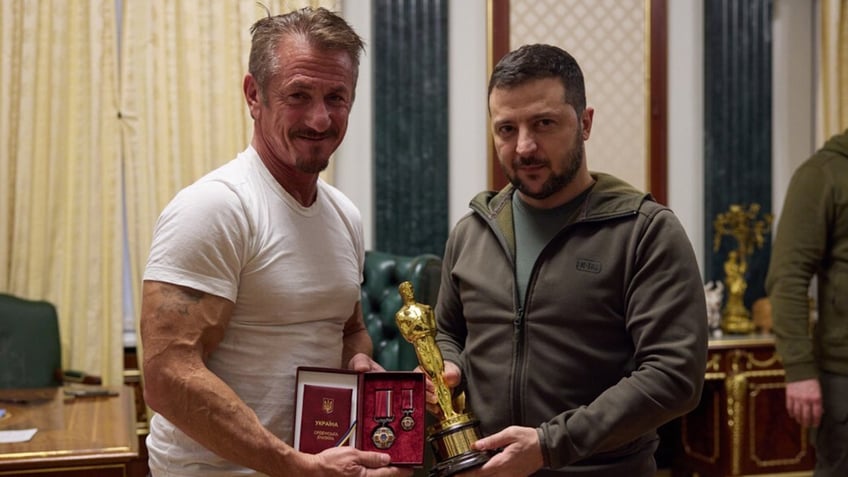 sean penn whichever party commits to decisive action in ukraine will score political win