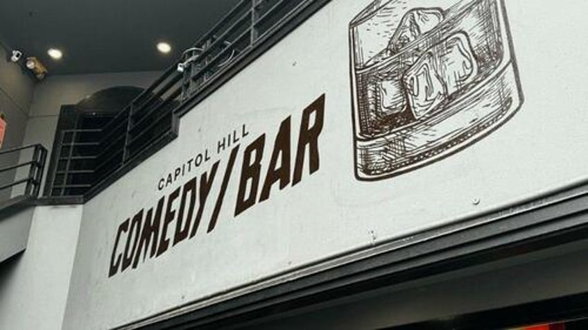 seattle comedy club cancels comics as snl makes u turn