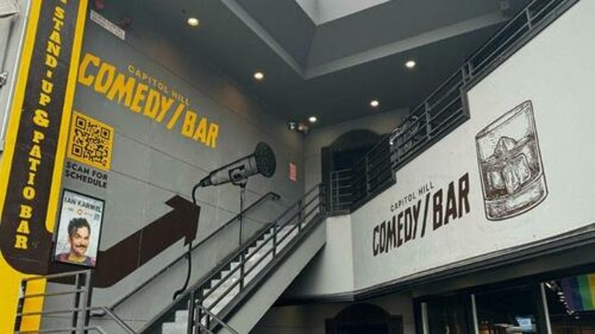 seattle comedy club cancels comics as snl makes u turn