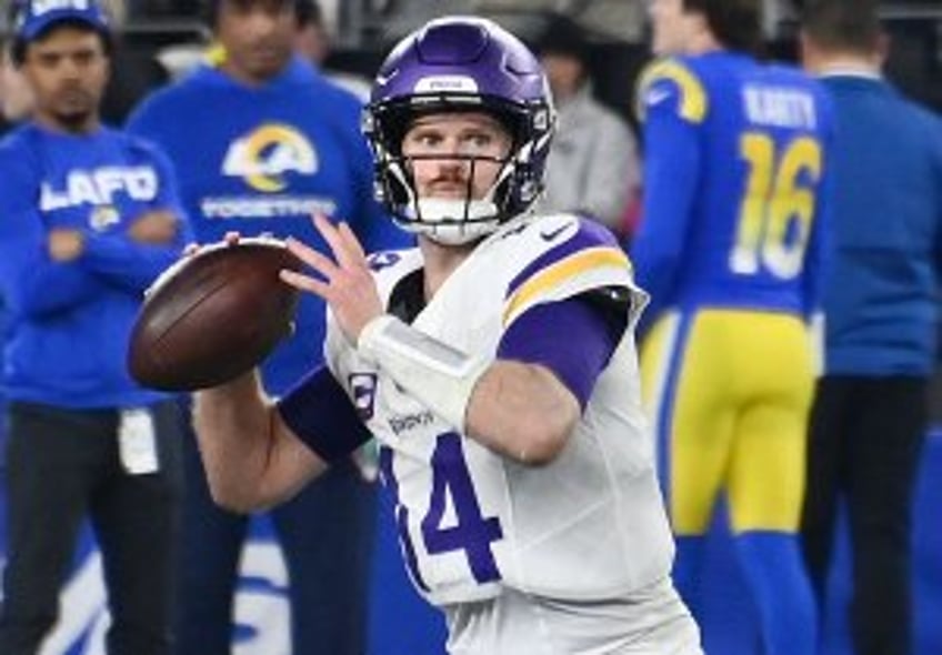 Seattle Seahawks commit to 'tremendous' QB Sam Darnold