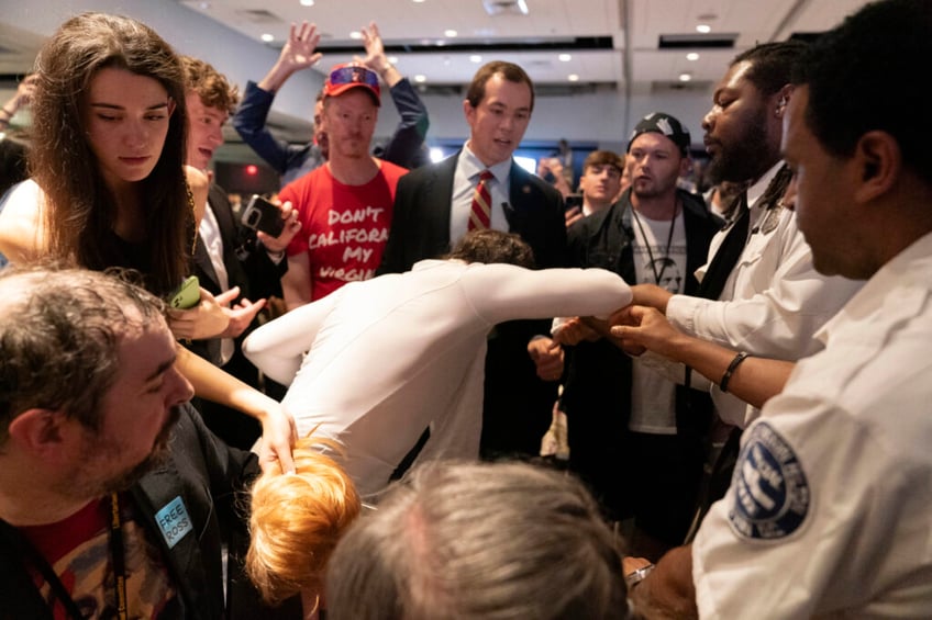 secret service agents confiscate rubber chickens from libertarian convention