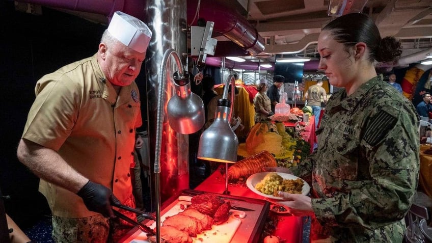 see the photos us troops celebrate thanksgiving across the world