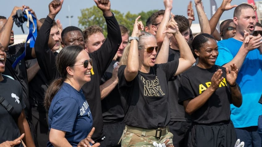 see the photos us troops celebrate thanksgiving across the world