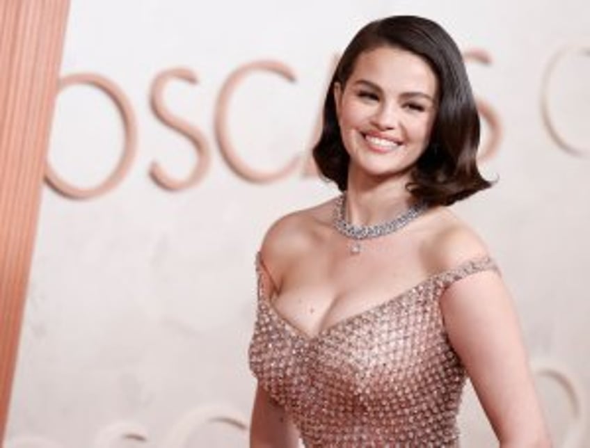 Selena Gomez, Benny Blanco recall his proposal on 'Tonight'