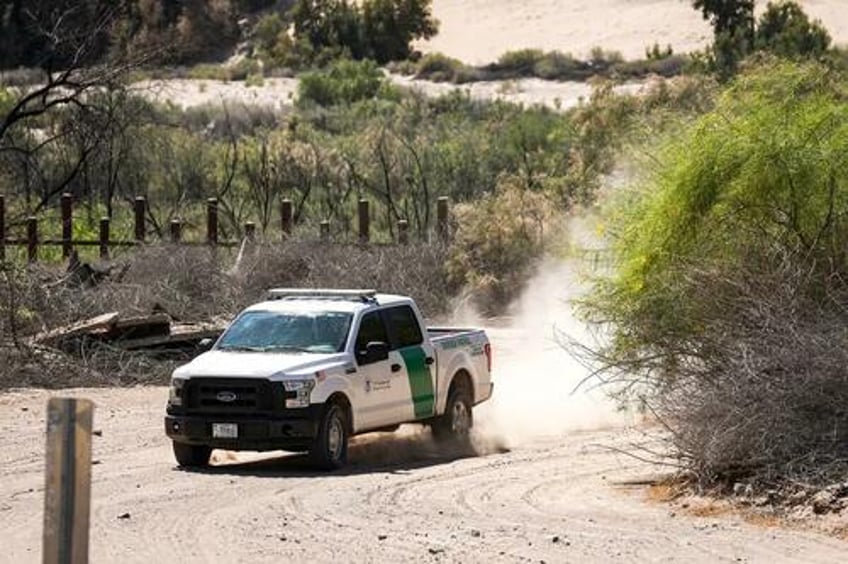 self deportations and plummeting crossings how new border policies impact arizona