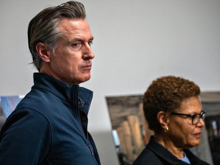 LOS ANGELES, CA NOVEMBER 12, 2023: Governor Gavin Newsom, left, and Los Angeles Mayor Kar