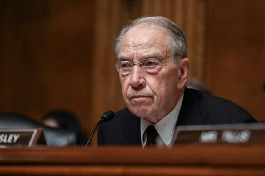 sen grassley questions immigration parole for new alleged trump assassination plotter