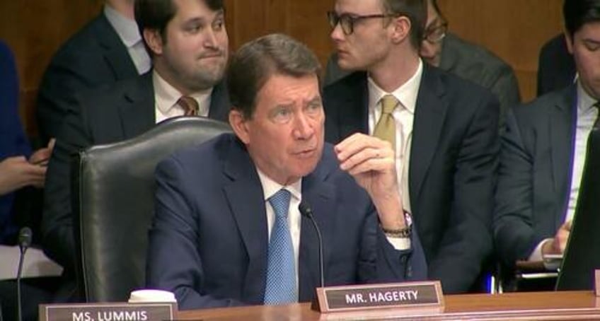 senate banking committee advances genius stablecoin bill despite banking pushback