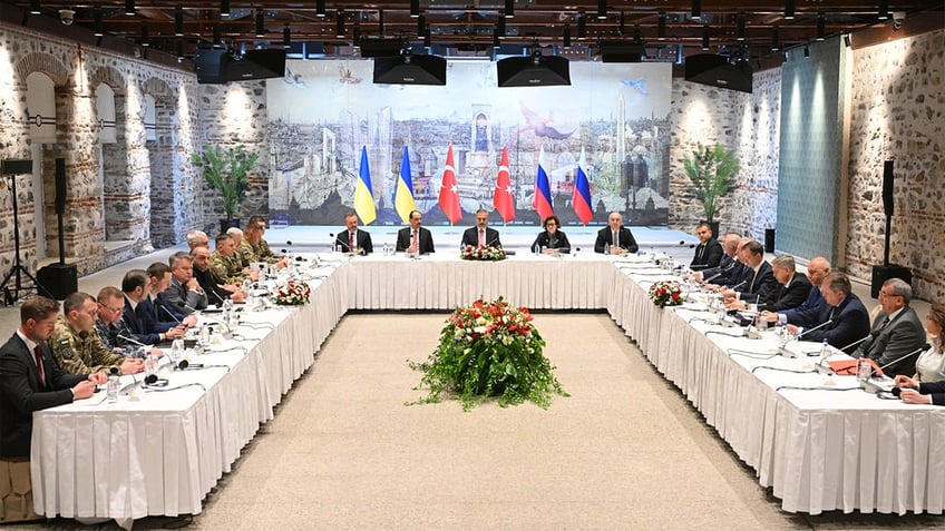Russian and Ukrainian delegations