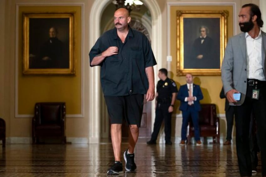 senators nix casual clothing as bipartisan resolution sets new dress code for senate floor