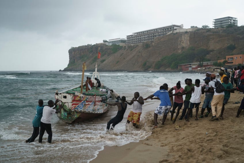 senegal launches major operation to intercept ships carrying hundreds of migrants to europe