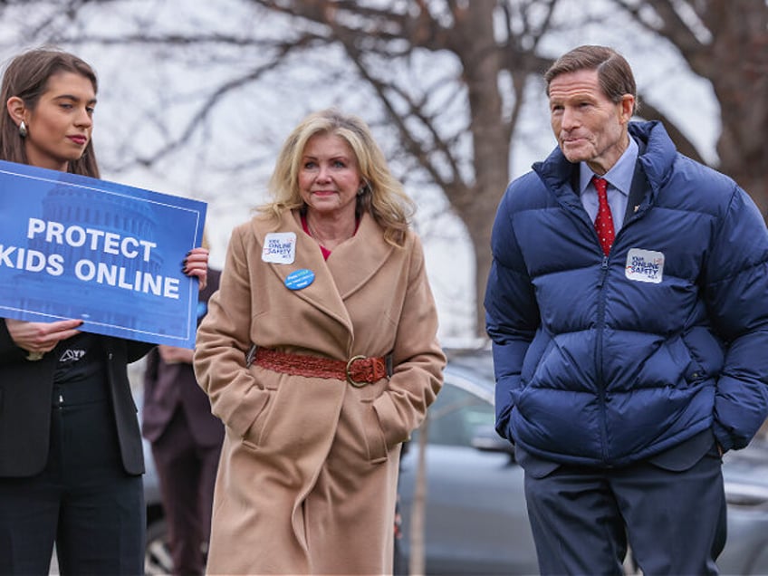 WASHINGTON, DC - JANUARY 31: Sen. Marsha Blackburn (R-TN) and Sen. Richard Blumenthal (D-C