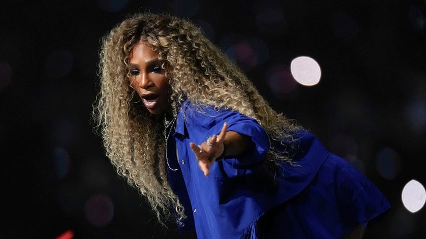 Serena Williams dances during halftime show