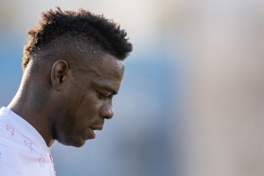 Mario Balotelli returns to Serie A with struggling Genoa