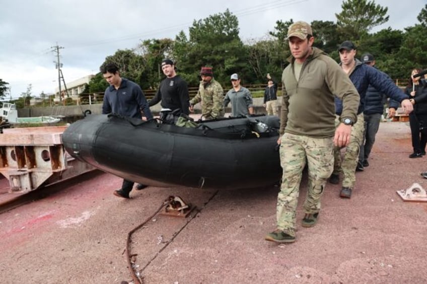 seven still missing after us osprey crash off japan