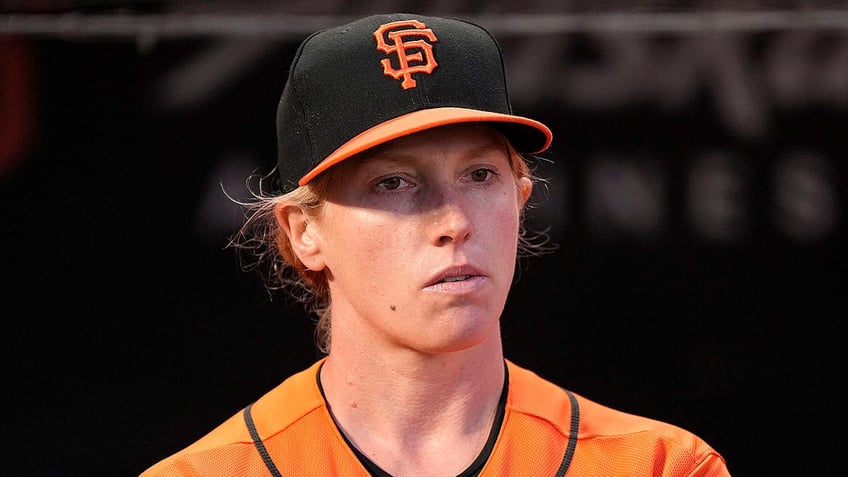 sf giants alyssa nakken interviews for managerial job