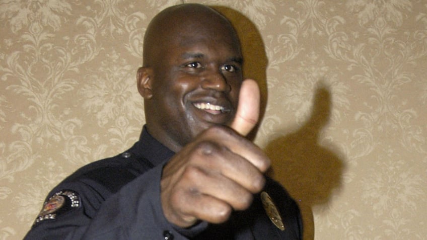 shaq hilariously helps los angeles port police arrest suspect in recruitment video