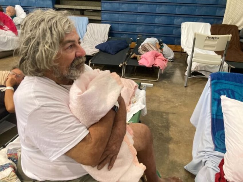 shelters overwhelmed in maui as death toll reaches 96