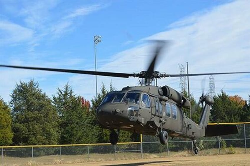 shocking footage shows moment black hawk helicopter crashes near alabama highway