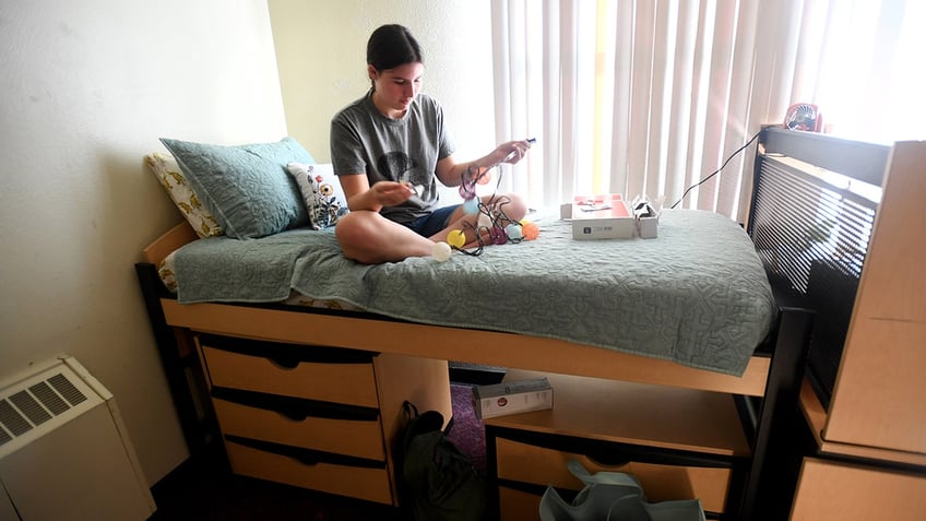 shocking report shows skyrocketing number of california college students struggling to pay for food housing