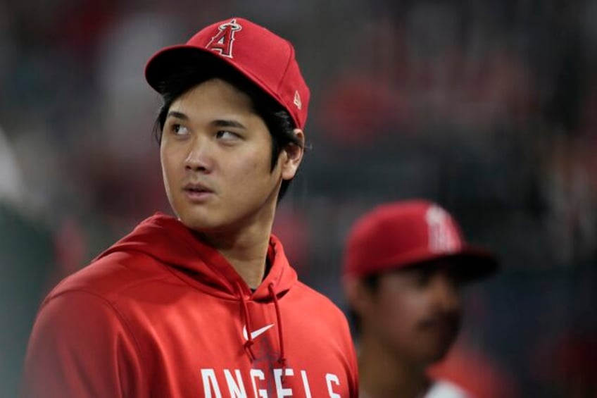 shohei ohtani cody bellinger among 7 free agents to turn down 20m qualifying offers