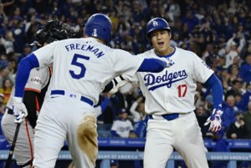 Shohei Ohtani hits 430-foot bomb for first Dodgers homer