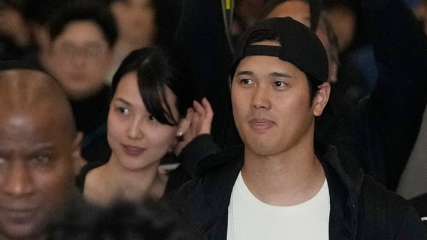 Shohei and Mamiko arrive in Seoul